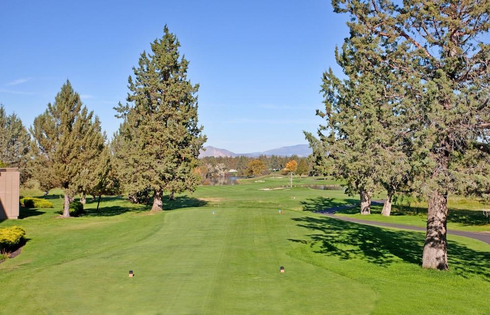 The At Eagle Crest 3*