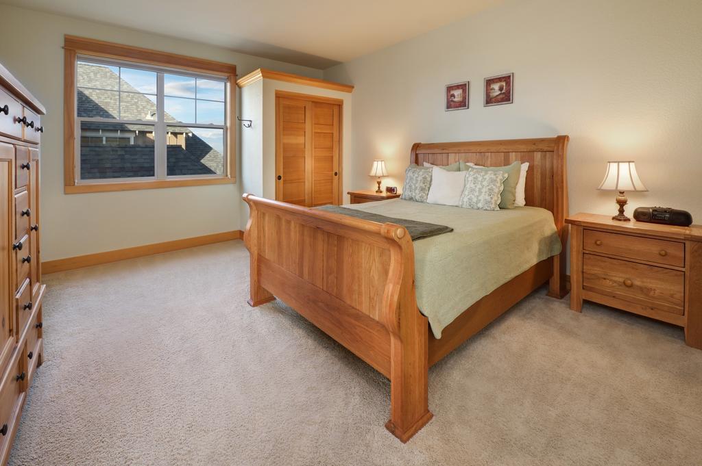 The At Eagle Crest