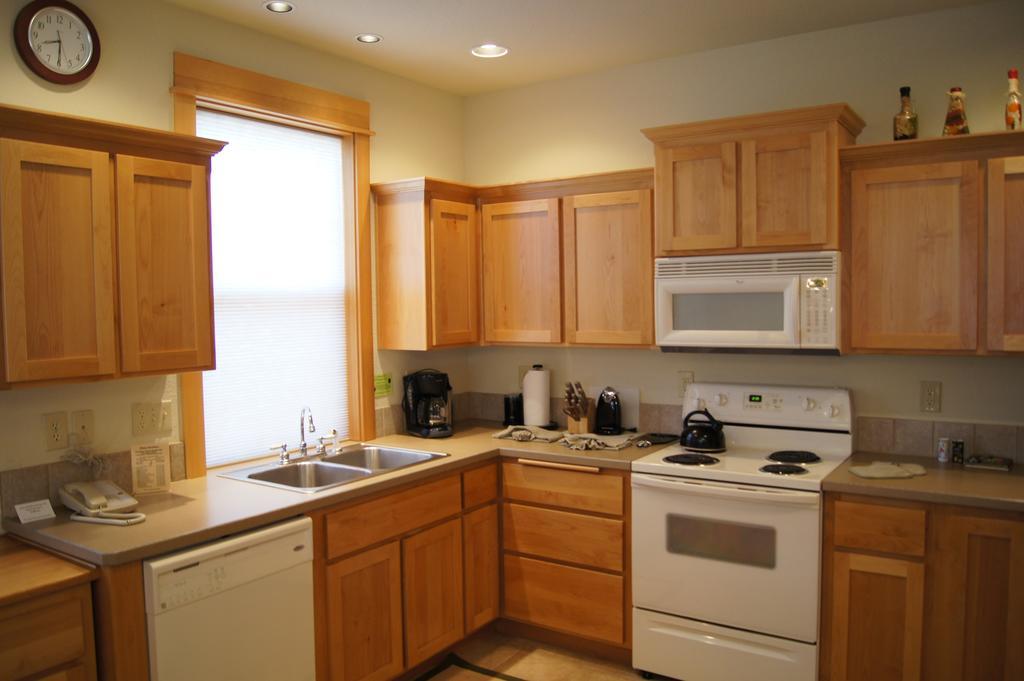 The At Eagle Crest Redmond