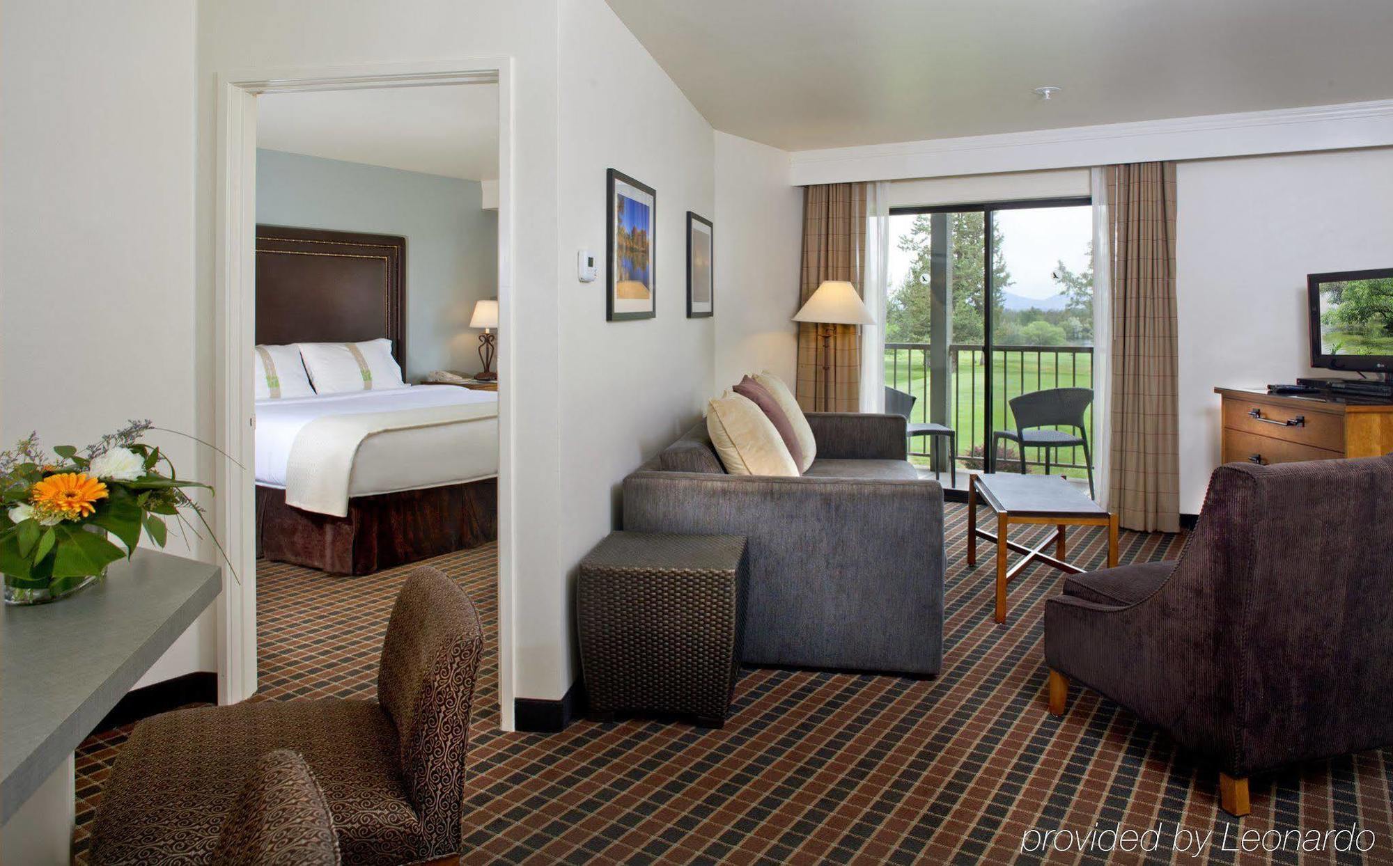 The At Eagle Crest 3*